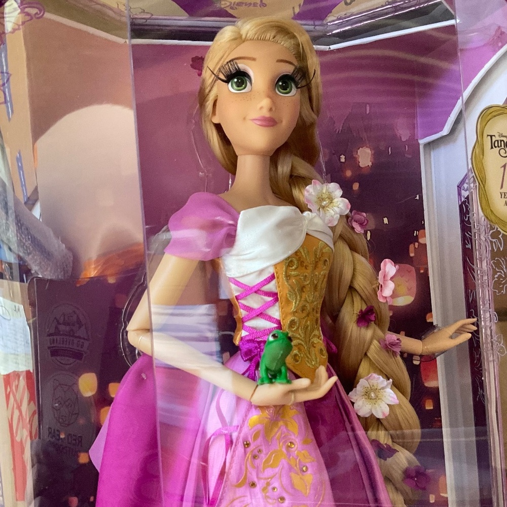 Disney limited edition tangled rapunzel doll